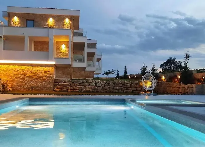 Anna Mare Luxury Hotell *
